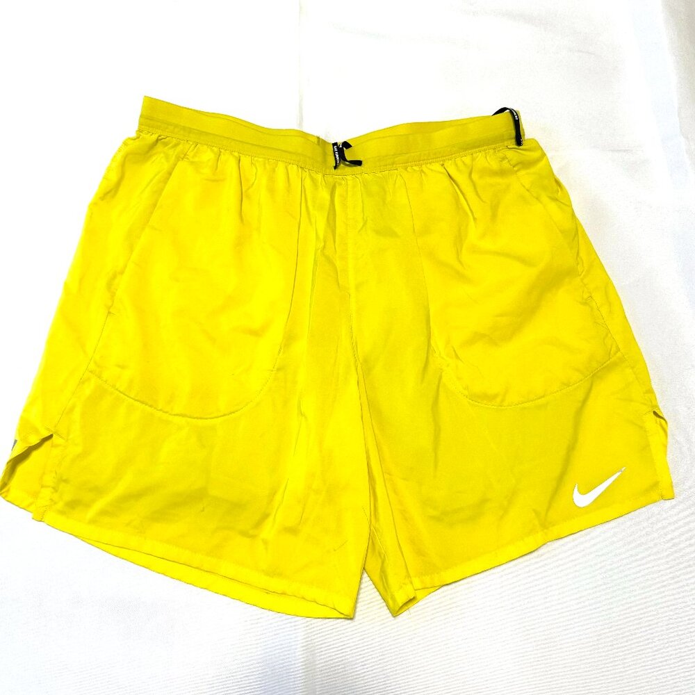 Men's Nike Bright Yellow 2-in-1 Running Shorts Large Pockets Lined